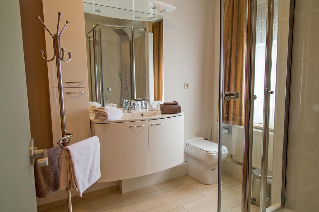 Hotel Wilgenhof Maaseik Kültér fotó